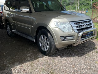 2015 Mitsubishi Pajero