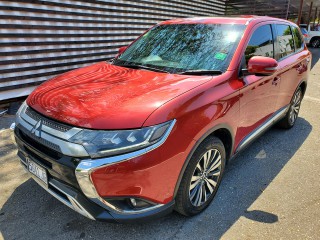 2019 Mitsubishi OUTLANDER 
$3,990,000