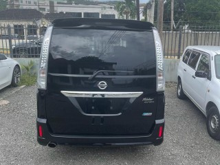 2013 Nissan SERENA