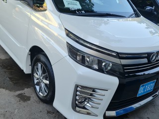 2017 Toyota Voxy for sale in Kingston / St. Andrew, Jamaica