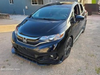 2018 Honda Fit Sport 
$1,700,000