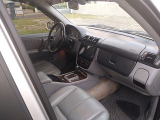 2005 Mercedes Benz ML350