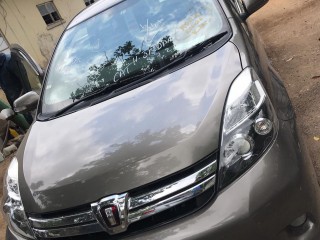 2013 Toyota Isis Platana for sale in Kingston / St. Andrew, Jamaica
