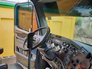 2010 Freightliner Truck for sale in St. Catherine, Jamaica
