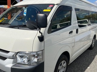 2017 Toyota Hiace hi top commuter