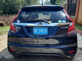 2018 Honda Fit hybrid
$2,200,000