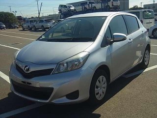 2013 Toyota Vitz 1300 CC for sale in Kingston / St. Andrew, Jamaica