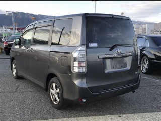 2013 Toyota Voxy