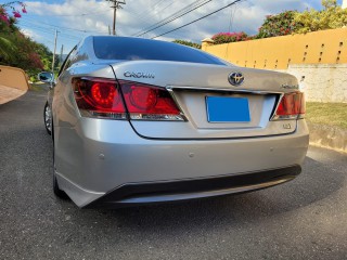 2013 Toyota Crown Athlete S 
$3,000,000