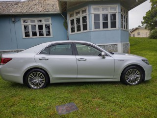 2015 Toyota Crown