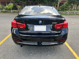 2018 BMW 318i