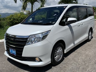 2016 Toyota NOAH