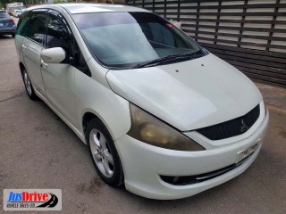 2005 Mitsubishi GRANDIS