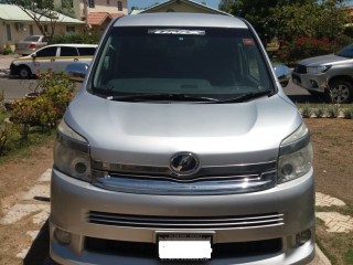 2010 Toyota Voxy for sale in St. Catherine, Jamaica