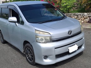 2011 Toyota Voxy