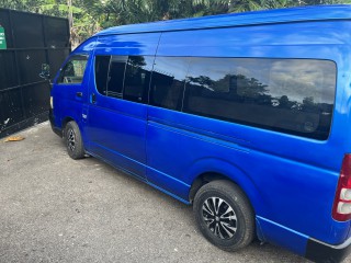 2006 Toyota Hiace