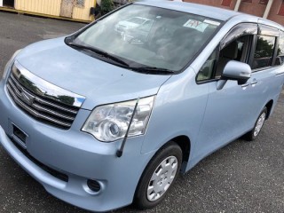 2012 Toyota NOAH NEWLY IMPORTED for sale in Kingston / St. Andrew, Jamaica
