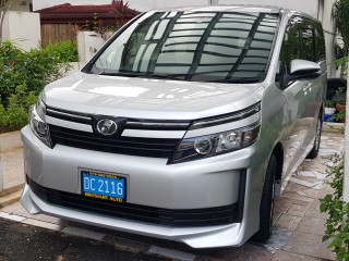 2015 Toyota Voxy for sale in Kingston / St. Andrew, Jamaica