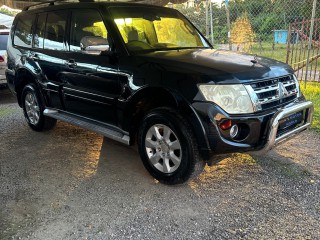 2012 Mitsubishi Pajero