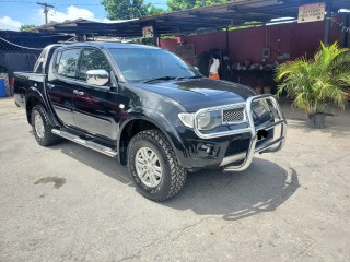 2014 Mitsubishi Sportero