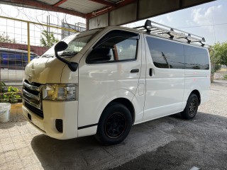 2015 Toyota Hiace Turbo diesel