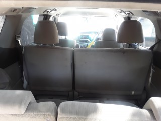 2010 Toyota Estima