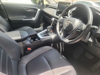 2020 Toyota RAV4
$5,690,000