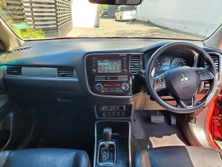 2019 Mitsubishi OUTLANDER 
$3,990,000