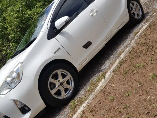 2013 Toyota Aqua Hybrid S for sale in Clarendon, Jamaica