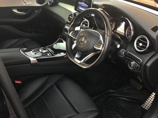 2017 Mercedes Benz GLC 200 AMG STYLE PACKAGE    Dealer Warranty for sale in Kingston / St. Andrew, Jamaica