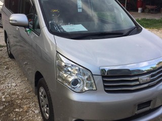2014 Toyota Noah for sale in Kingston / St. Andrew, Jamaica