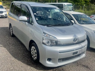 2013 Toyota VOXY