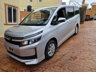 2017 Toyota Voxy for sale in Kingston / St. Andrew, Jamaica