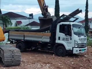 2009 Isuzu Tipper Truck