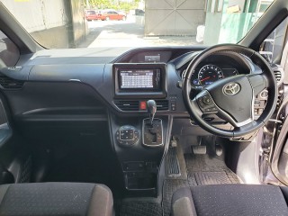 2014 Toyota VOXY