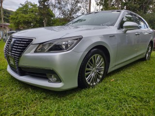 2015 Toyota Crown