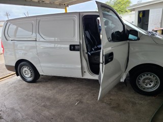 2017 Hyundai H1 for sale in St. Catherine, Jamaica