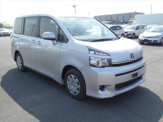 2013 Toyota Voxy for sale in Kingston / St. Andrew, Jamaica