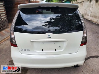 2005 Mitsubishi GRANDIS