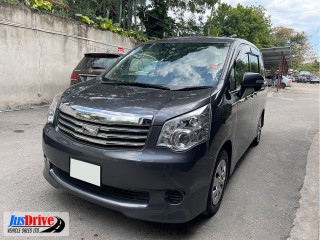 2013 Toyota NOAH