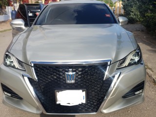 2016 Toyota Crown