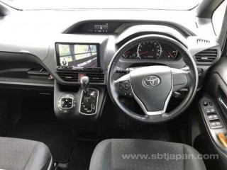 2014 Toyota Voxy for sale in Kingston / St. Andrew, Jamaica