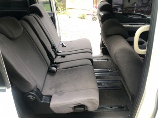 2006 Nissan Serena