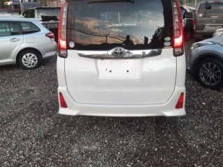 2014 Toyota Noah SI