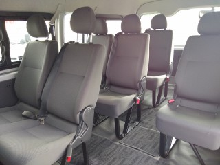 2016 Toyota Hiace         10 Seater for sale in Kingston / St. Andrew, Jamaica