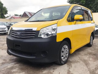 2012 Toyota Noah for sale in Kingston / St. Andrew, Jamaica