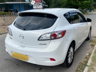 2013 Mazda Axela