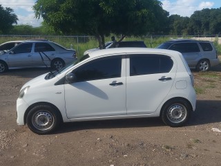 2013 Daihatsu Mira ES