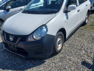 2017 Toyota Probox and Nissan Ad Wagon