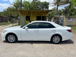2013 Toyota Crown
$2,650,000